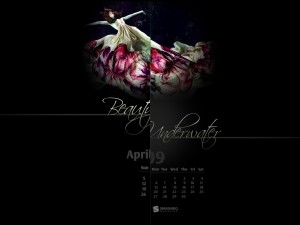 april-09-underwater-beauty-calendar-1280x960