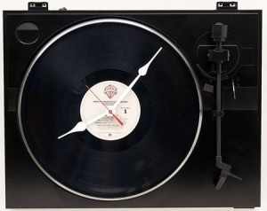 recycled_turntable_clock