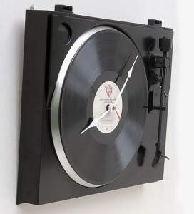 recycled_turntable_clock2