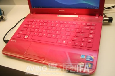 Розовый Sony Vaio VPCEA2S1E/P